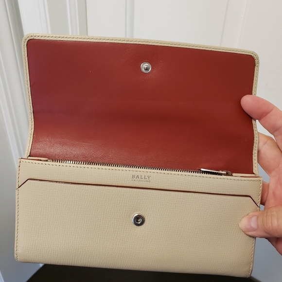 Bally Of Switzerland Saffiano Leather Bifold Wallet, Classic - Picture 6 of 10